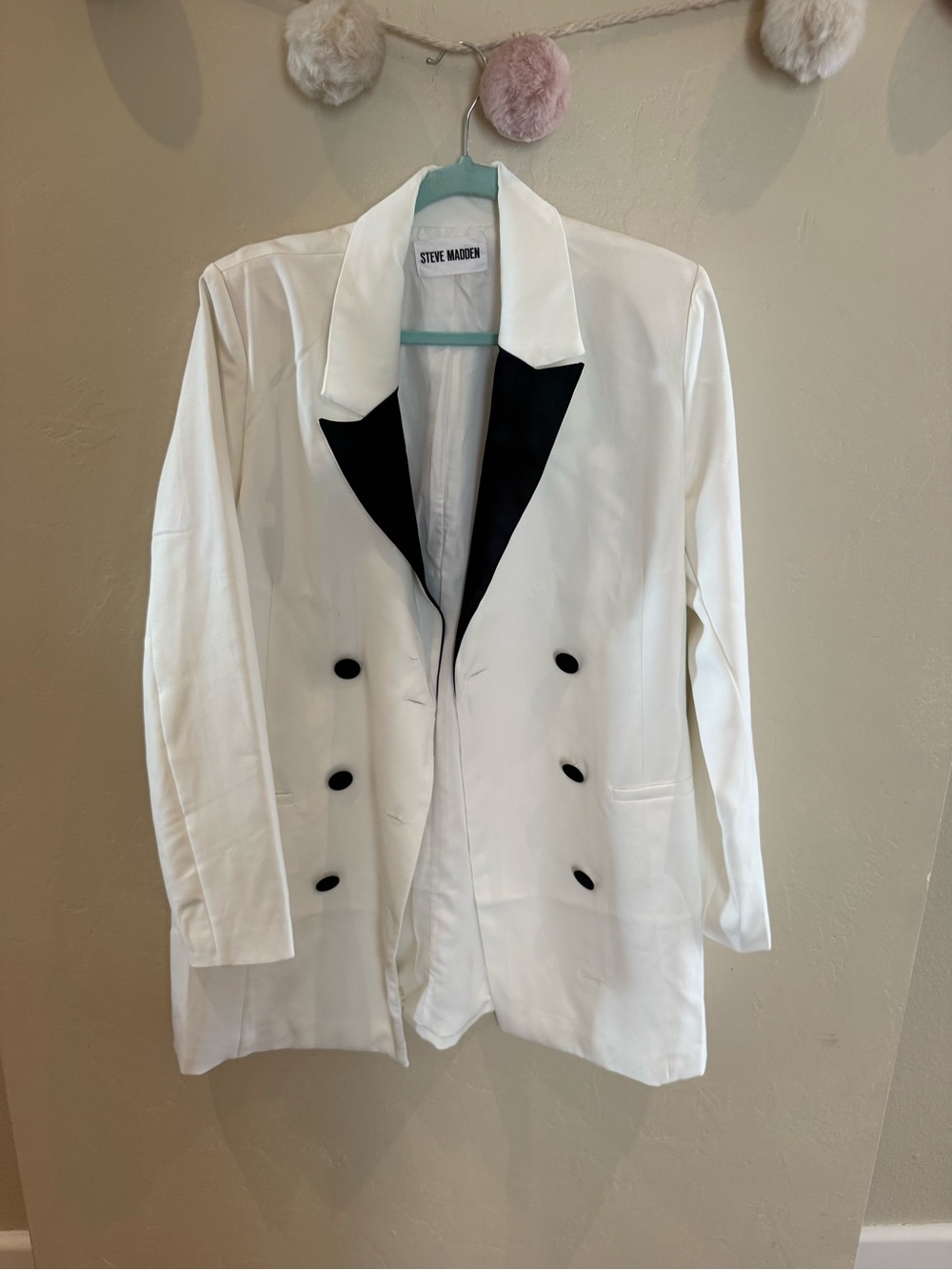 Steve Madden White Blazer Dress with Black Contrast Lapel - Picture 2 of 5